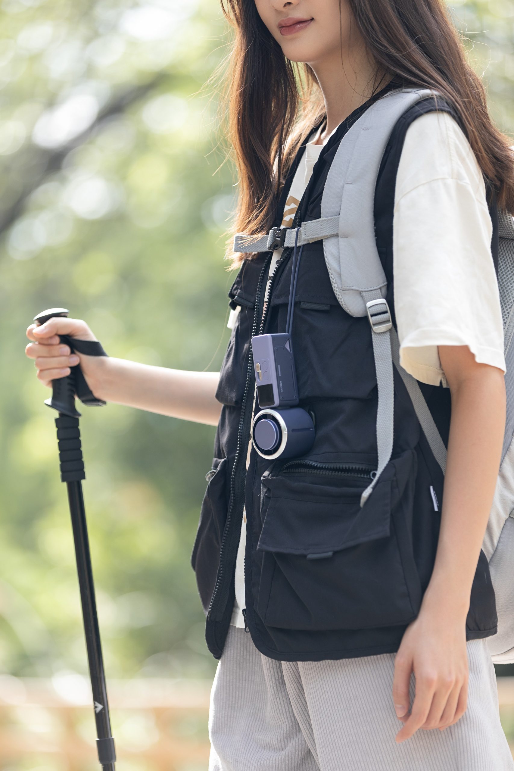 2026 F612 New Developed Cooling Handheld Fan with Square LED Digital Display and Lanyard Handheld and Desktop Dual-usable Fan - Image 8