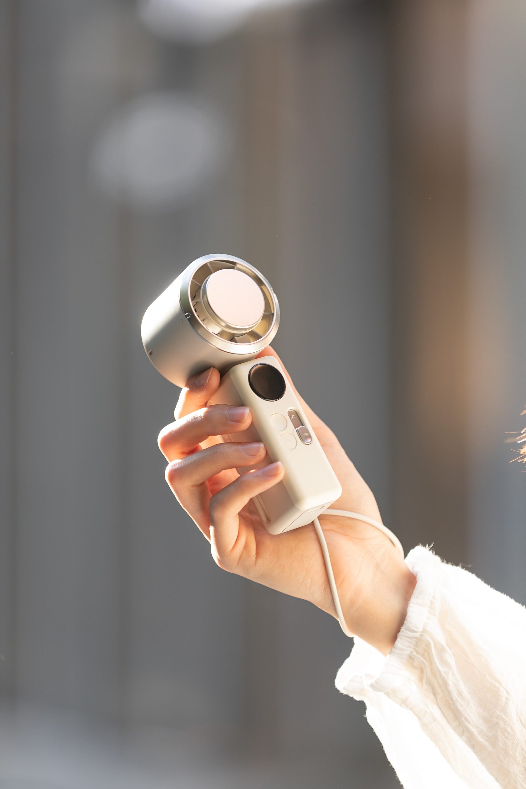 2026 F611 New Published Ice Compress Handheld Fan with Round LED Digital Display and Lanyard Multi-function Potable and Practical Fan - Image 3