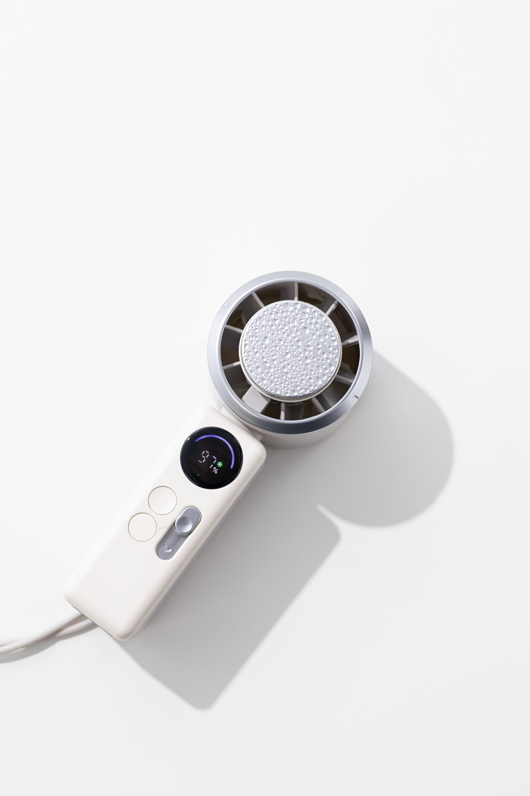 2026 F611 New Published Ice Compress Handheld Fan with Round LED Digital Display and Lanyard Multi-function Potable and Practical Fan - Image 8