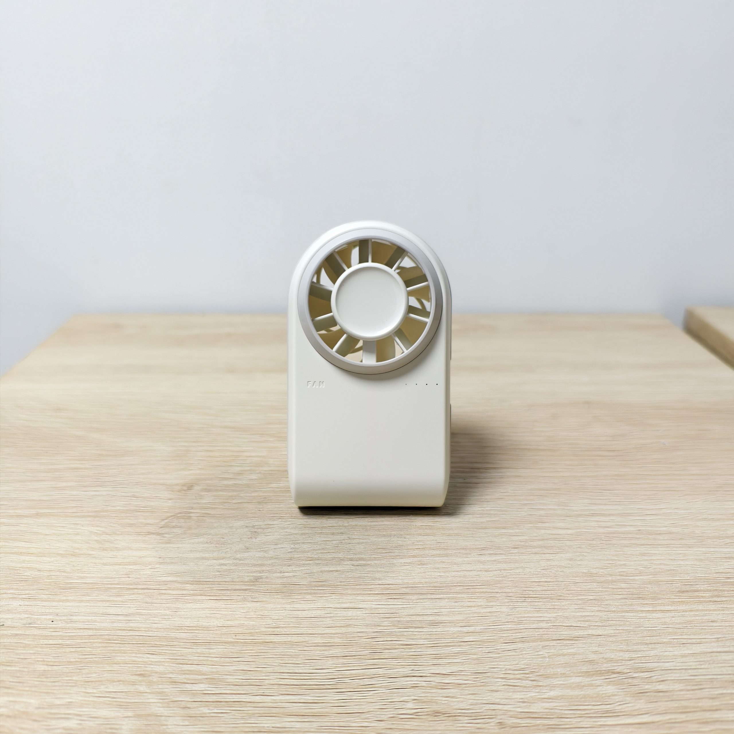 F618 2026 Innovative Practical Fan Compact-size Design with Carabiner Easy to Carry Design Handheld and Desktop Dual-usable Mini Fan - Image 2