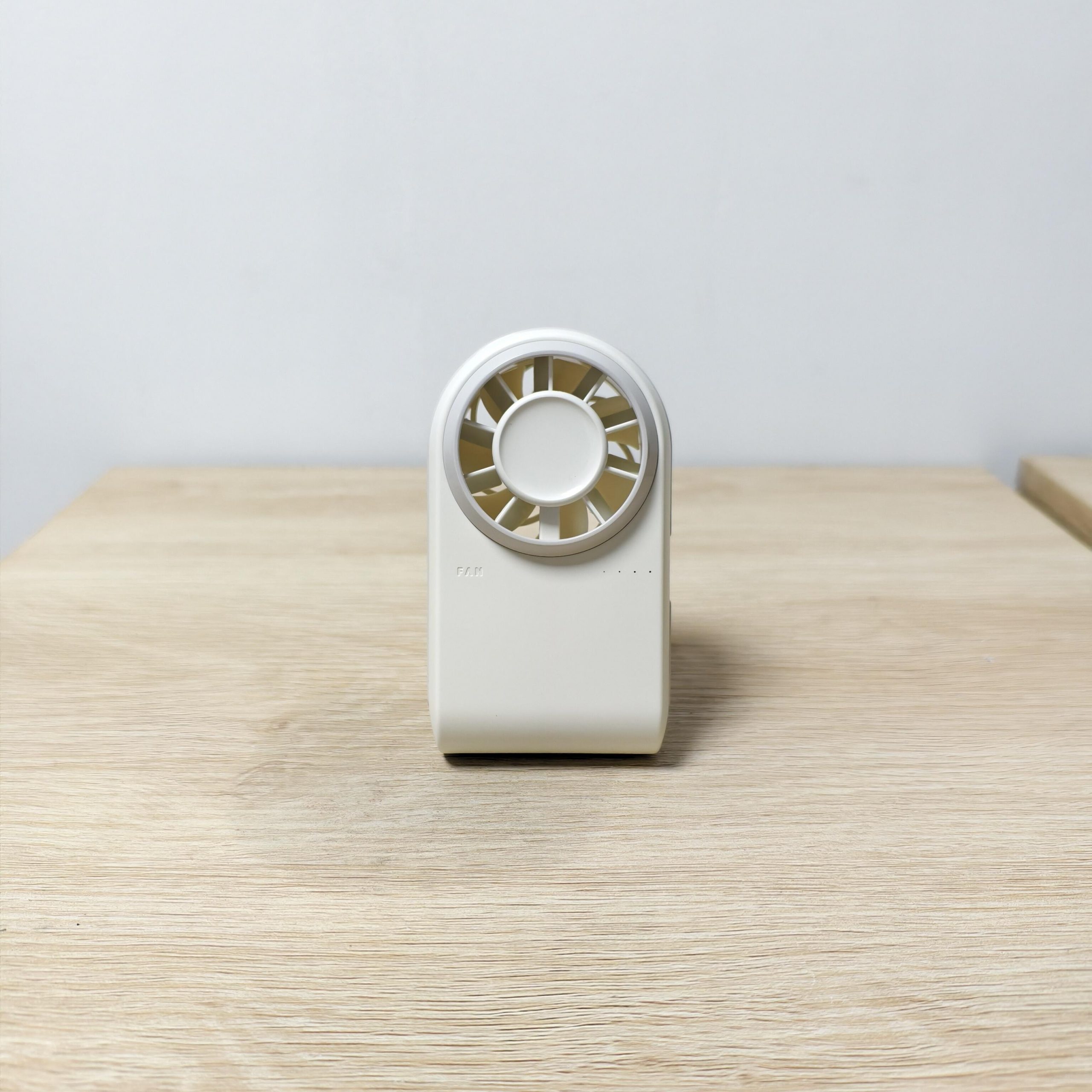 F618 2026 Innovative Practical Fan Compact-size Design with Carabiner Easy to Carry Design Handheld and Desktop Dual-usable Mini Fan - Image 3