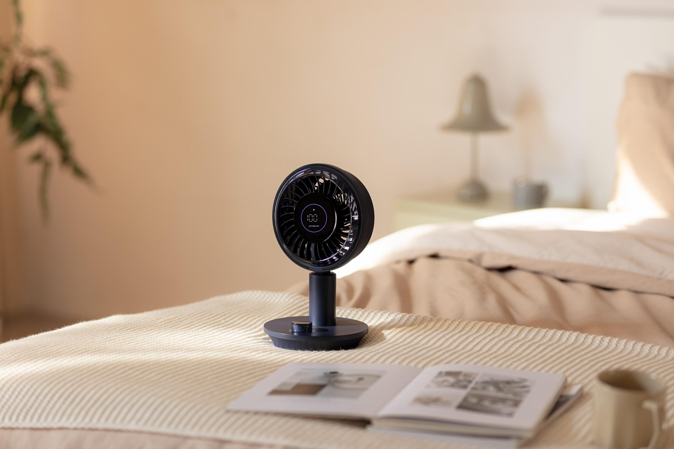 F614 New Developed Powerful Wind Fan with LED Digital Display Oscillating Low-noise Operation Stepless Speed Regulation Desktop Fan - Image 3