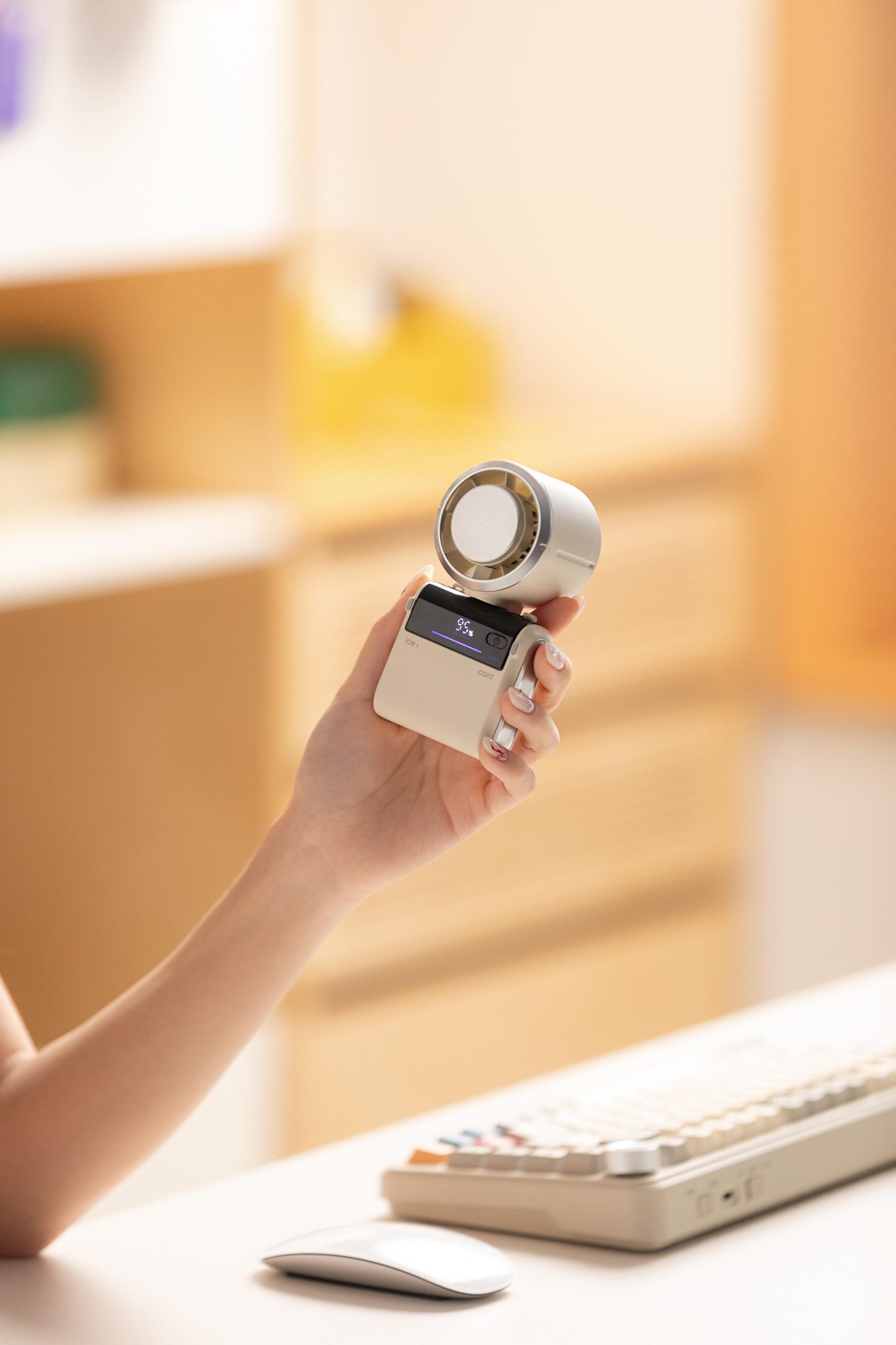 F613 Lightweight Popular Stylish Design Appearance Fan Foldable and Ice Compress Multi-function Fan with Lanyard and Digital Display - Image 11