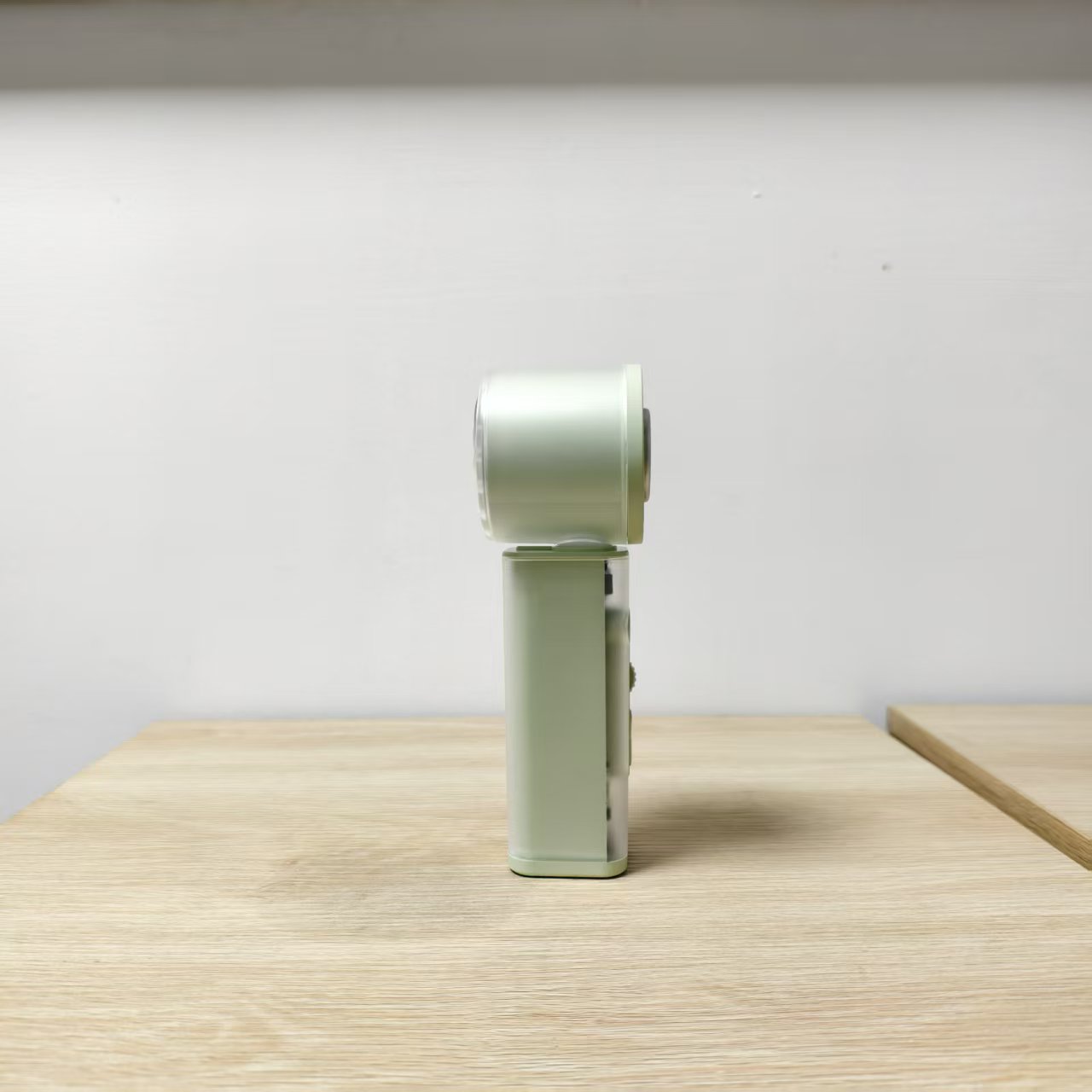 K75 Innovative and Unique Multi-function Handheld Fan Oscillating High-speed Fan with Light and Digital Display Cooling Function Fan - Image 12