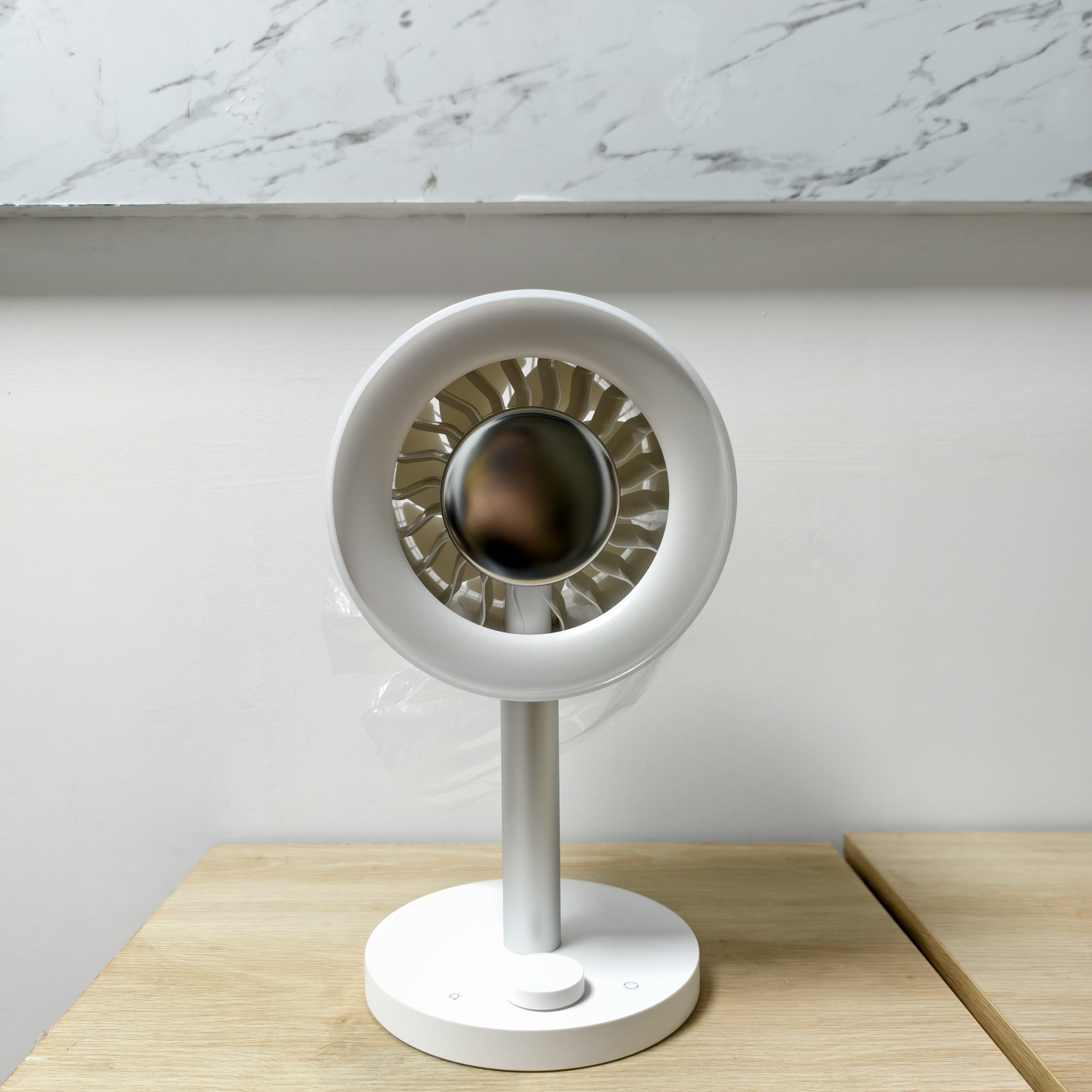 F71 Latest Popular Minimalist Design Desktop Fan Automatic Oscillating Fan with Digital Display Portable Multi-scenario Usable Fan - Image 3