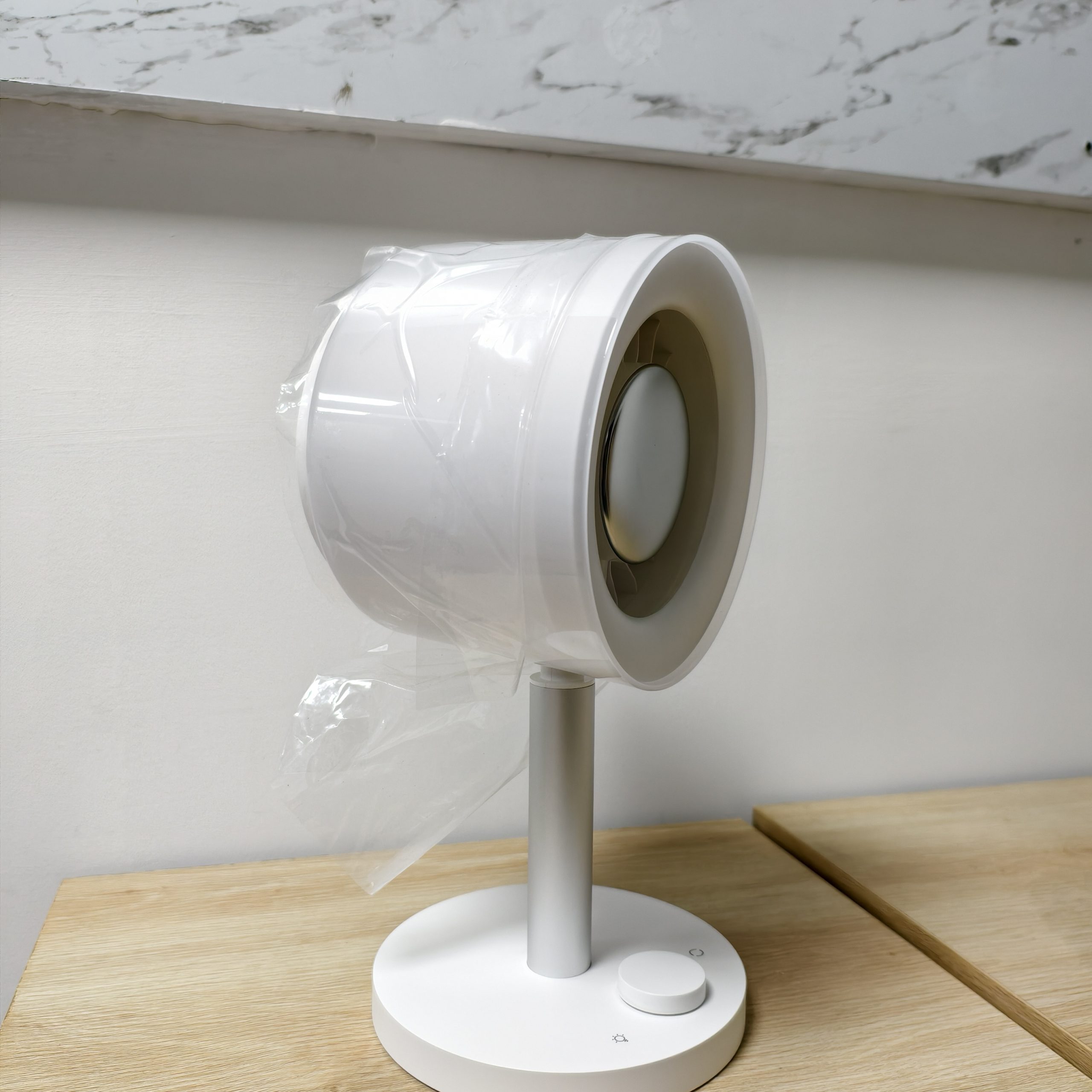 F71 Latest Popular Minimalist Design Desktop Fan Automatic Oscillating Fan with Digital Display Portable Multi-scenario Usable Fan - Image 4