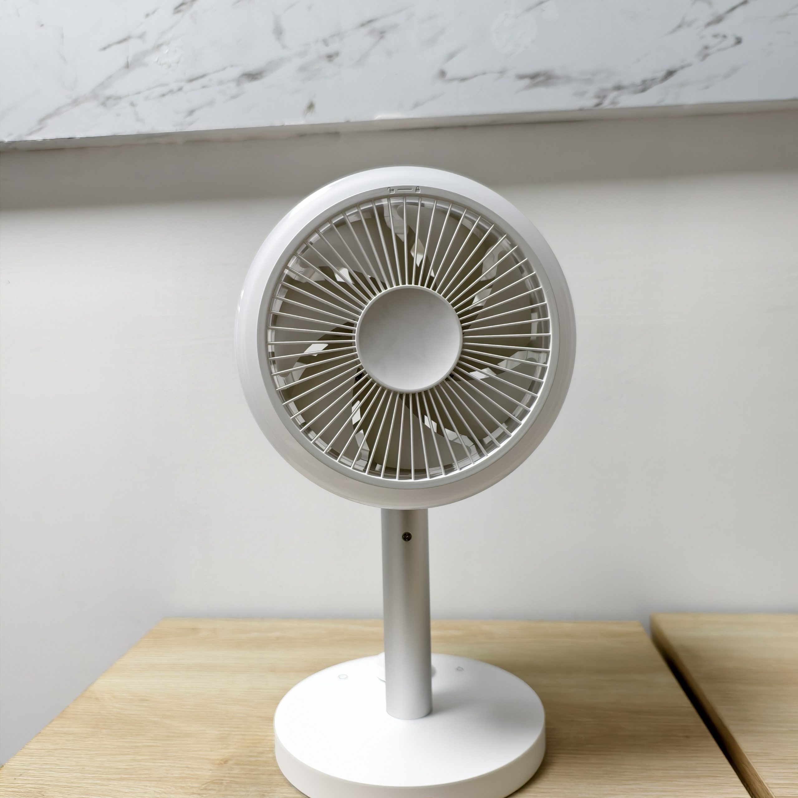 F71 Latest Popular Minimalist Design Desktop Fan Automatic Oscillating Fan with Digital Display Portable Multi-scenario Usable Fan - Image 7